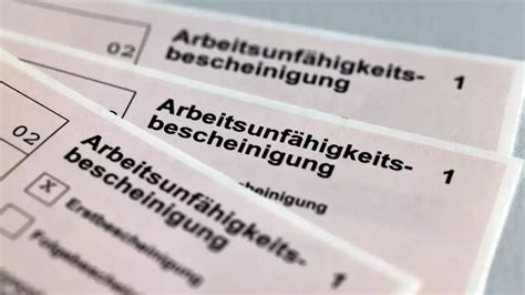 Krankmeldung: So funktioniert es telefonisch und online.